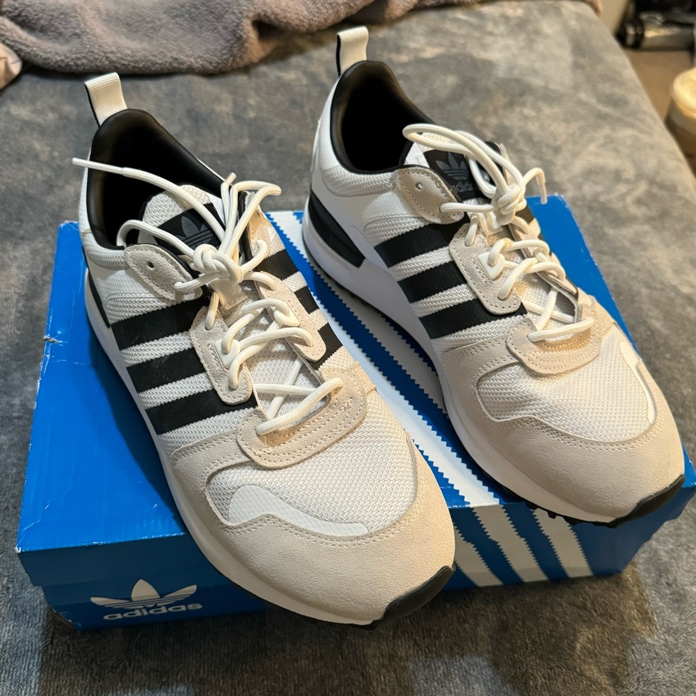 Men’s Adidas ZX 700 HD size:11